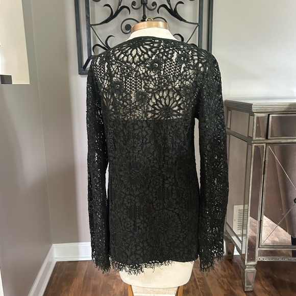 Two piece lace top with cami - Picture 2 of 5